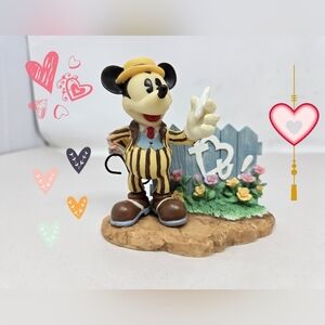 Mickey Mouse Disney Enesco "Somebody Loves Me" Figurine Mickey Writing On Fence